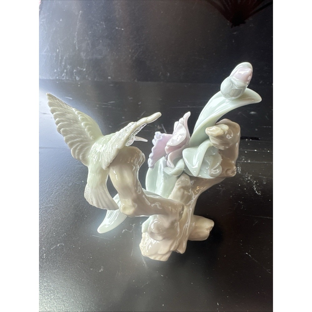 Valencia Collection Vintage Hummingbird Porcelain Figurine  5"X4" (Z6C) - Picture 7 of 8